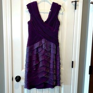 Flattering ruched tiered sleeveless knee length Adrianna Papell formal dress 12